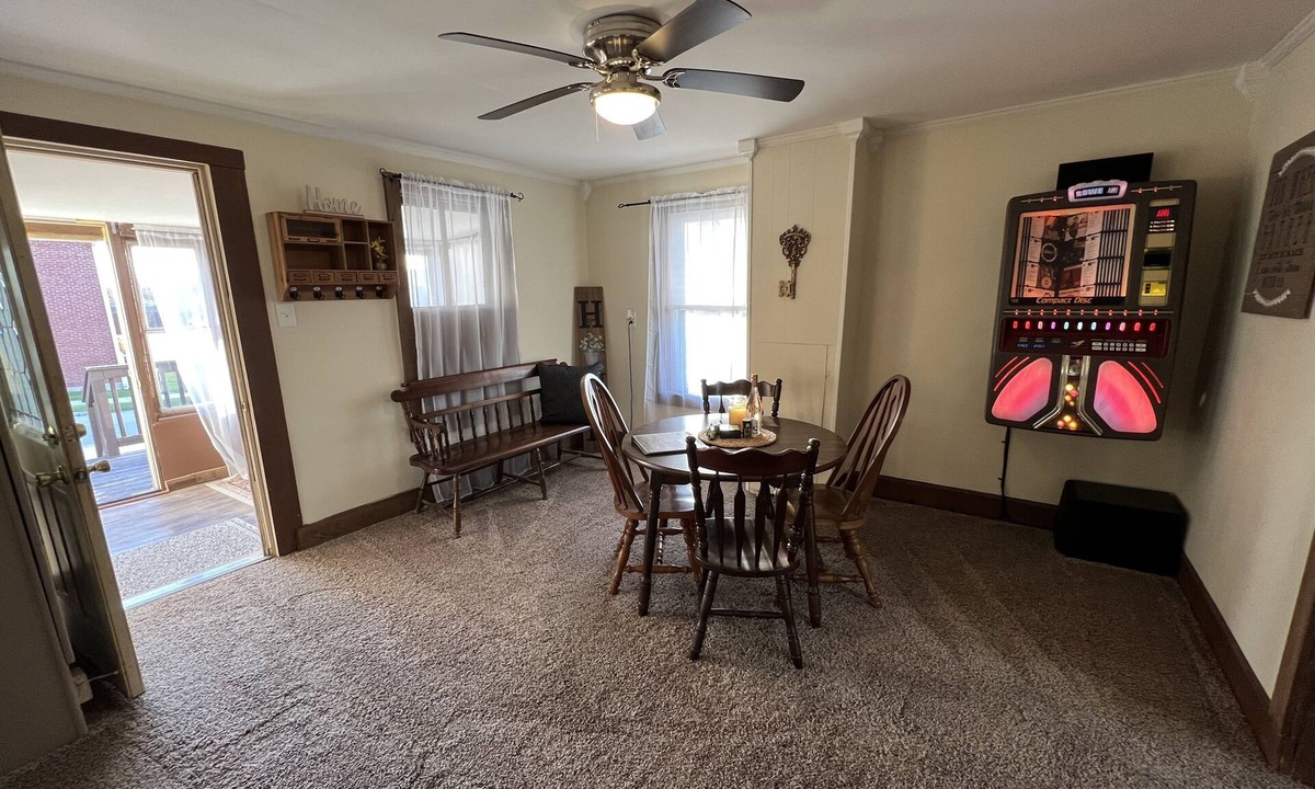 Hanover Cottage | The (Veteran Owned) Hanover Hangout Guesthouse - cozy cottage w/privacy + fun
