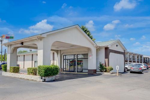 Lebanon Hotel | Travel Inn Lebanon Nashville Near I-40