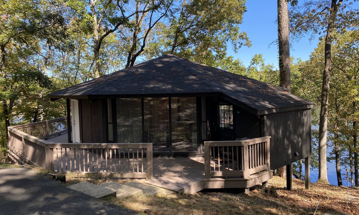 Jones Mills Cabin | Tree House Cabin on Lake Catherine