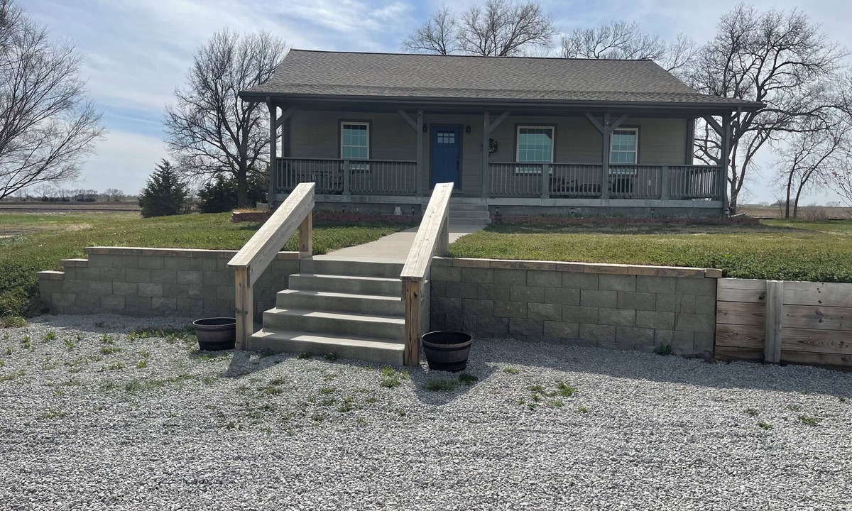 Abilene House | TURKEY CROSSING ON FAWN 3 Bedrooms and 2 Bath Country Home.