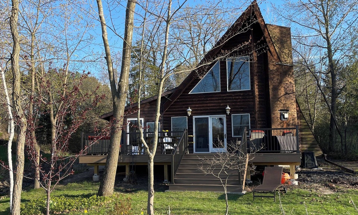 Princeton Cabin | Updated 3 bedroom A-Frame CABIN on the Fox River in Princeton with WiFi, AC