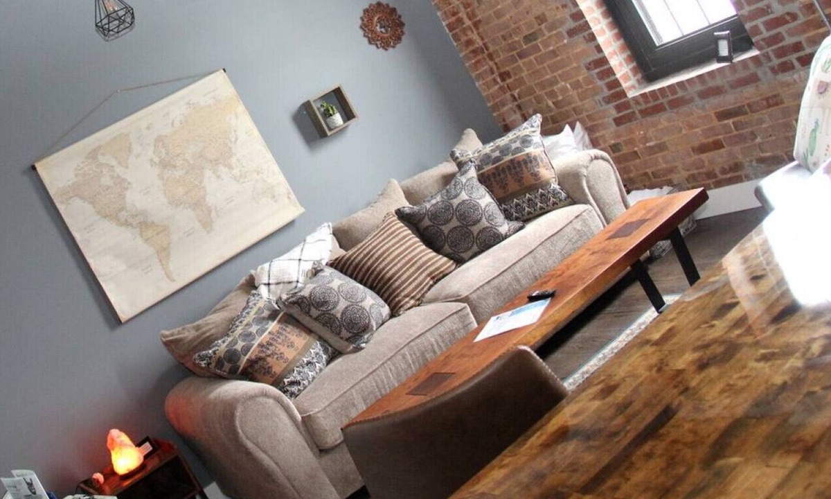 Perryville Apartment | Urban Loft #6 MUSTAR · Urban Loft Downtown above BrewCo & Restaurant