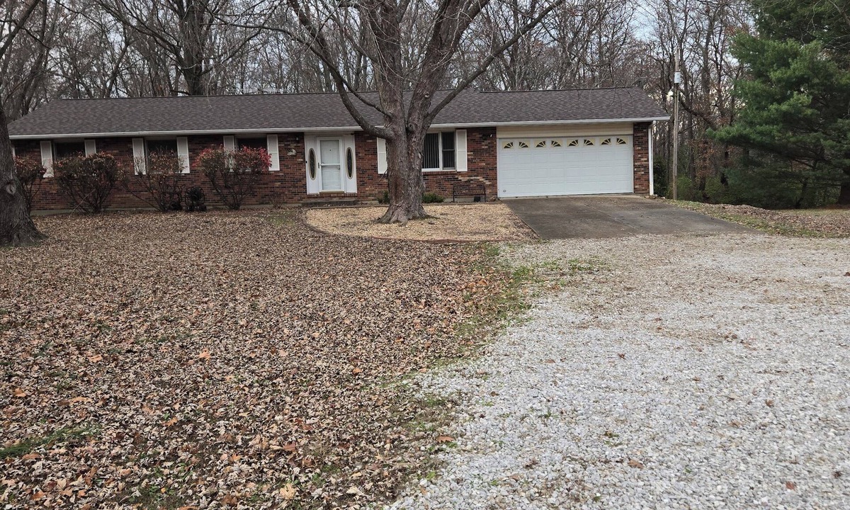 Freeburg House | Vintage Country Retreat and Peaceful