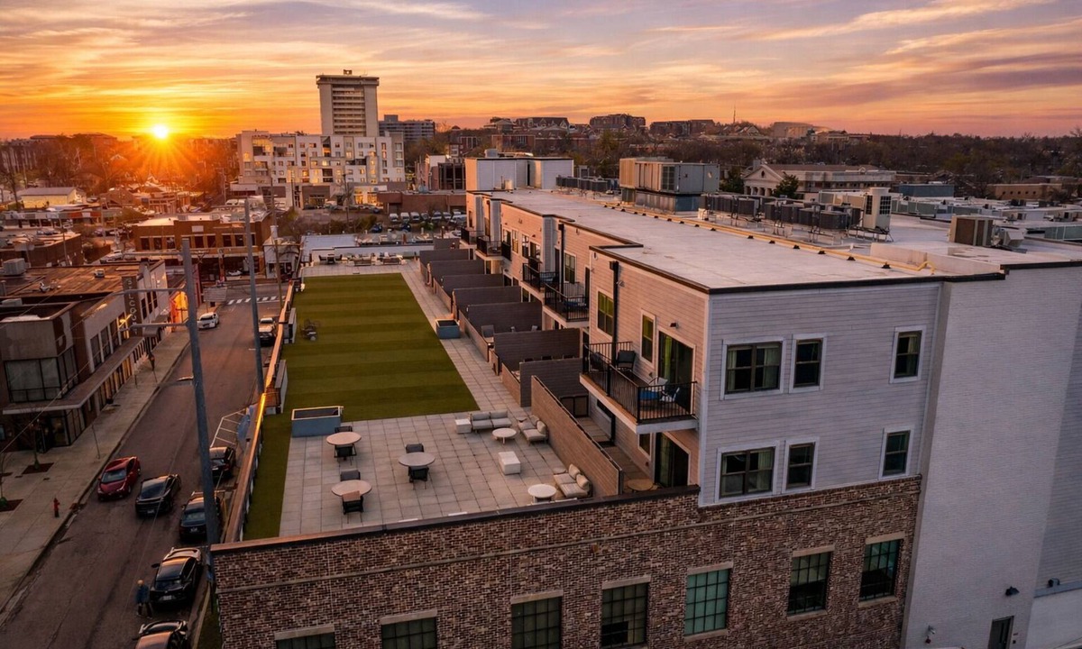 Hillsboro Village House | Walkable Hillsboro Village | Terrace + Parking | Near Vanderbilt + Music Row