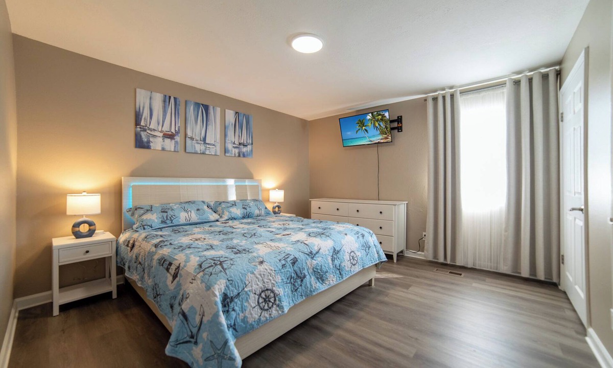 Holiday Beach House | Walking Distance to the Beach 2BR townhome in PCB Perfect for families with kids