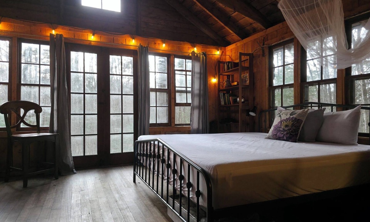 Peterborough Cabin | Wapack Trail Cabin Peterborough - camping with a king bed
