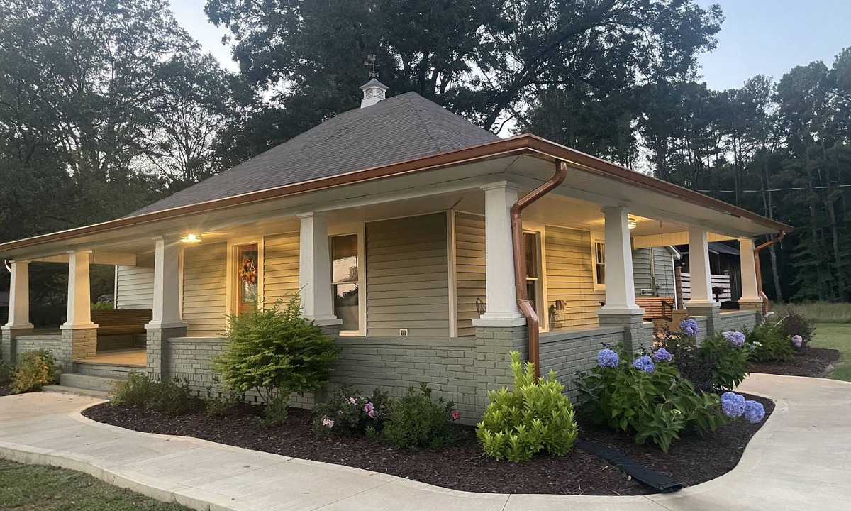 Corinth House | Welcome to The Southern A warm retreat that you will not want to leave.