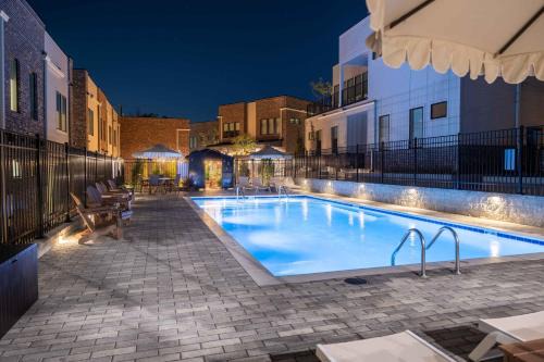 Historic Edgefield House | Wellness Retreat | Sauna, Cold Plunge, Heated Pool