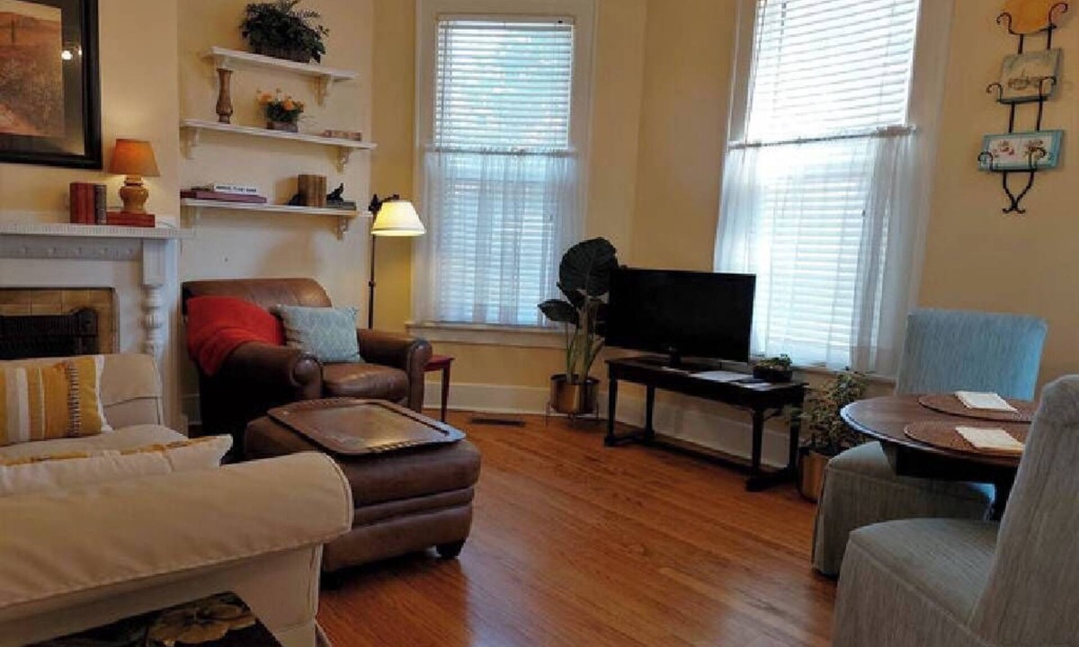 Downtown Little Rock Cottage | Winslow Cottage .
