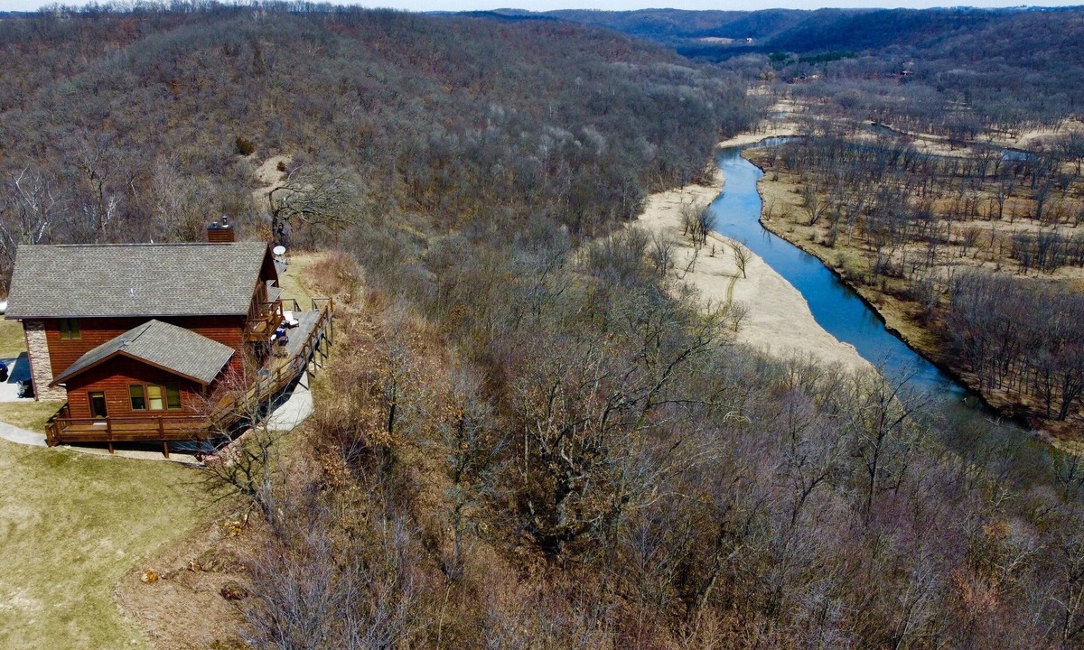 Stitzer House | Winter special. Buy two nights and get a third night free. Ask for details.
