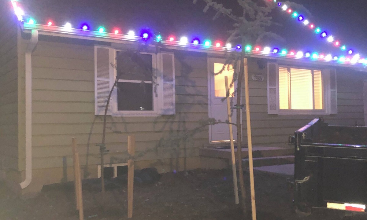 Overland Park House | Wonderful 3-bedroom house renovated on inside w/AC perfect for relaxing stays