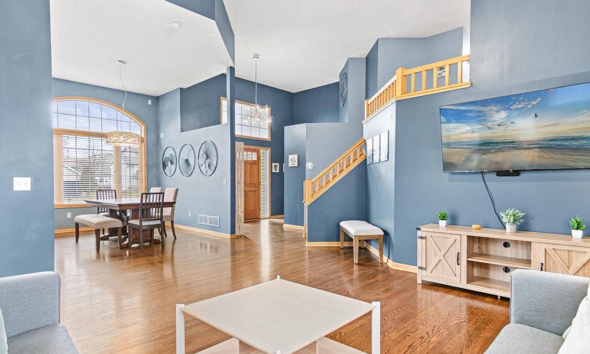 Webster House | Wonderful home in prime Rosemount location.