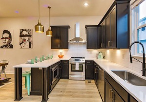 BACHELOR/ETTE COMPOUND ★ NEAR DOWNTOWN | SLEEPS 30