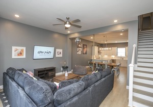BACHELOR/ETTE COMPOUND ★ NEAR DOWNTOWN | SLEEPS 30