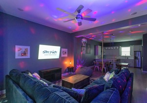 BACHELOR/ETTE COMPOUND ★ NEAR DOWNTOWN | SLEEPS 30