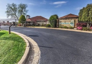 Breathtaking views of Lake Hamilton - 2 Bedroom 2 Bathroom Gated Lakefront Condo
