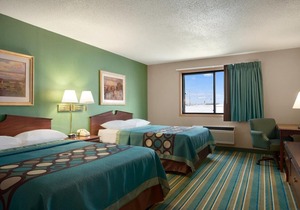 Coratel Inn & Suites New Richmond - Comfort 2 Queen Bed Non-Smoking