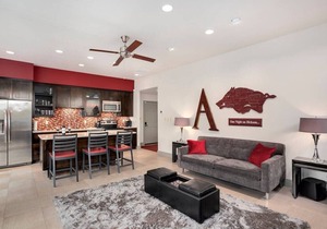 Dickson St Condo - On Dickson Street - Walkable