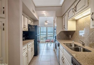 Lake Hamilton Penthouse! 2/2 Amazing Sunsets from your balcony or dock! Sleeps 6