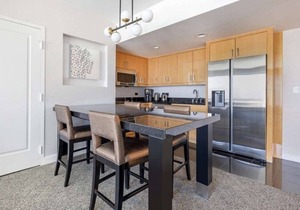 Las Vegas | Pool & Strip Access | Urban Weekend Stay