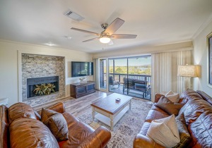 Luxury 3/3 Condo on Lake Hamilton - Fall is the best time in Hot Springs