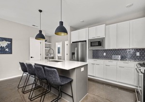 MD ~ Luxury Townhome w/Private Rooftop ~ Walkable ~ Five Points ~ 5 Min to Broadway and Downtown