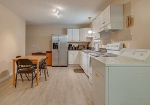 ONLY 3 miles from Broadway! - Greenwood Gem