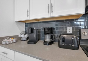 Resort Style, close to Disney and other parks Wlking Distance to Oasis Club