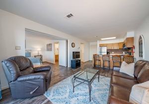 South Shore 1 Bdrm! Lake View! Mini-Golf! Hot Tub, 2 Pools, Pickleball, Tennis!