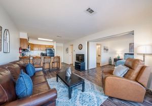 South Shore 1 BDRM w/Great Amenities! Mini-Golf, Pickleball, Indoor Hot tub&More