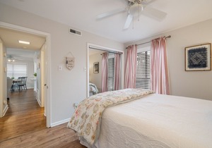 *WATER VIEW* Adorable 2 bedroom 2 bath condo with private boat slip and pool