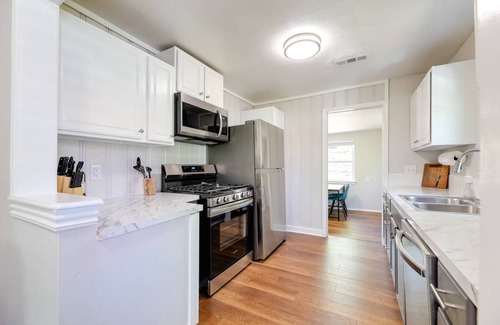 Fayetteville House | 107 m² House ∙ 3 bedrooms ∙ 6 guests