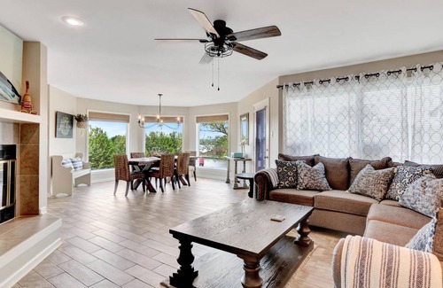 Lake Hamilton Apartment | 153 m² Apartment ∙ 2 bedrooms ∙ 6 guests