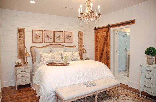 Conway Cottage | Adorable historic cottage close to downtown and colleges