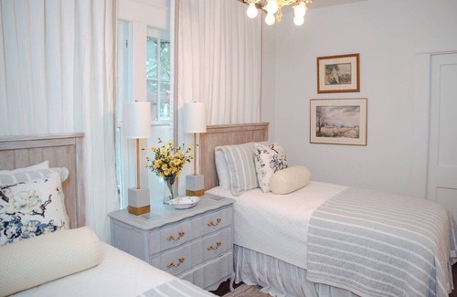 Conway Cottage | Adorable historic cottage close to downtown and colleges