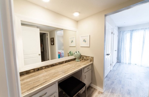 Lake Hamilton Condo | Gorgeous 2 Bdrm at The Landing! Best View of Labor Day Fireworks!