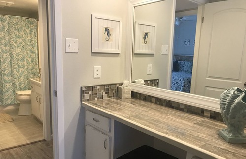 Lake Hamilton Condo | Gorgeous 2 Bdrm at The Landing! Best View of Labor Day Fireworks!