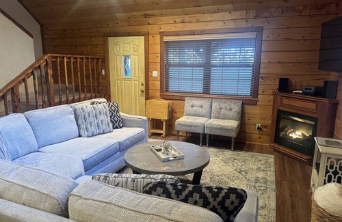 Eureka Springs House | House ∙ 1 bedroom ∙ 8 guests