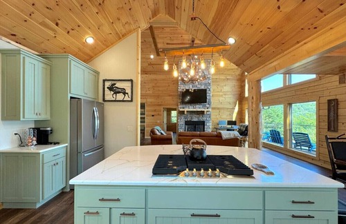 Sylvan Shores Cabin | Moose Head Lodge