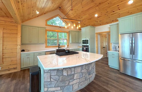 Sylvan Shores Cabin | Moose Head Lodge