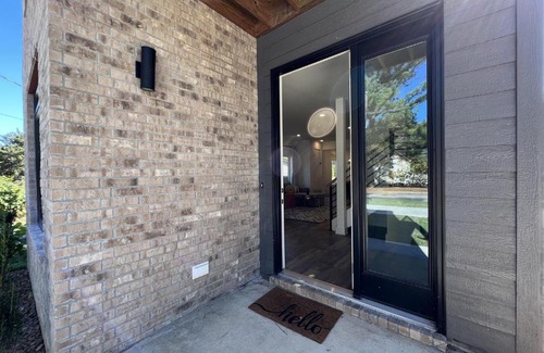 Fayetteville House | The Elm - Urban Downtown Home - South Fayetteville