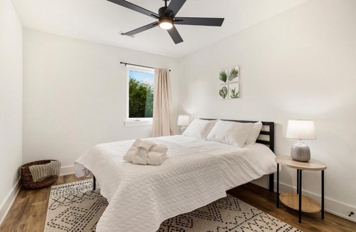 Fayetteville House | The Elm - Urban Downtown Home - South Fayetteville
