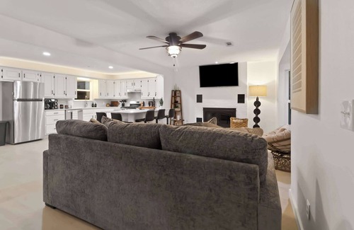 Springdale House | War Eagle Haven - Lake View and Access