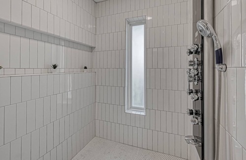 Nassau Bay House | 1.2 mi from Space Center, Great for Families