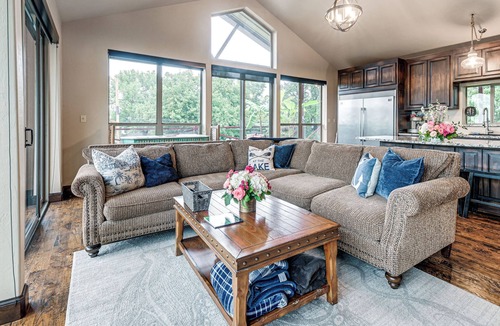 Kingston Cabin | 1/2 Mi to Lake Texoma! Spacious Group Escape