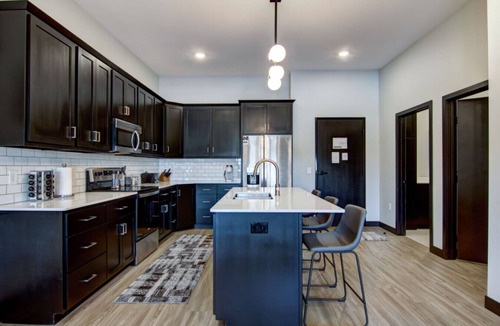 Altoona Apartment | 1 Bedroom 1.5 Bath Apartment