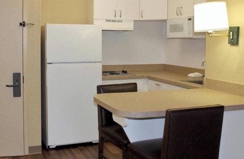 Eagan Apartment | 1 King Bed | Non-Smoking, Kitchen
