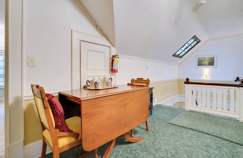 Lowry Hill Apartment | 1 Mi to Downtown: Apt w/Balcony in Minneapolis!