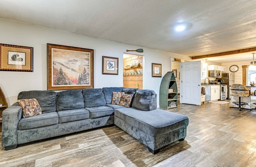 Hatfield House | 1 Mi to Lake Arbutus: Pet-Friendly Home w/Games