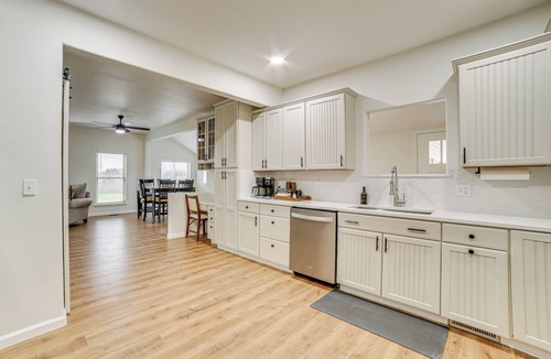 Oak Grove House | 1 Mi to Table Rock Lake: Home w/Furnished Patio!